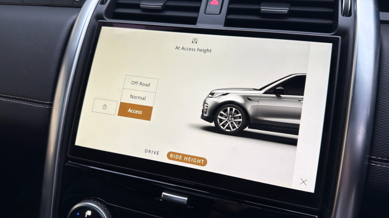 Land Rover Discovery 3.0 D300 R-Dynamic HSE 5dr Auto Diesel Station Wagon